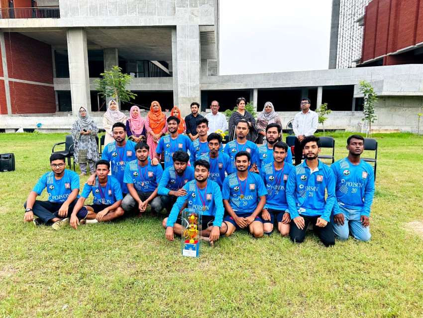 বরেন্দ্র বিশ্ববিদ্যালয়ের ফার্মেসী বিভাগের আন্তঃসেমিস্টার ফুটবল টুর্নামেন্ট ও পুরষ্কার বিতরণী অনুষ্ঠিত ।  