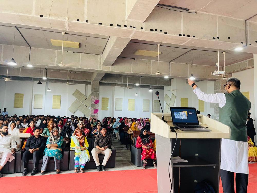 বরেন্দ্র বিশ্ববিদ্যালয়ে “Learn Today, Lead Tomorrow” শীর্ষক সেমিনার অনুষ্ঠিত