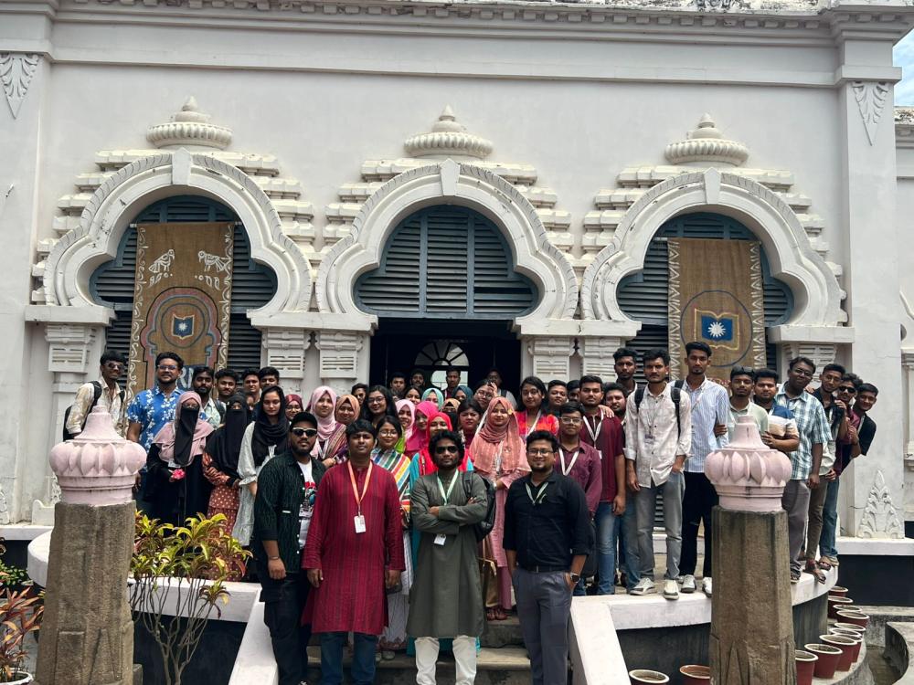 সমাজবিজ্ঞান বিভাগের শিক্ষার্থীদের বরেন্দ্র গবেষণা জাদুঘর পরিদর্শন