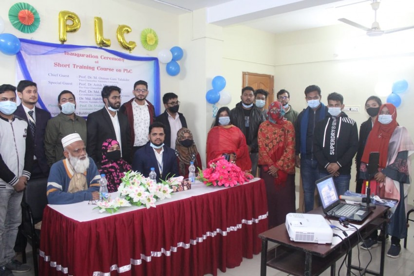 বরেন্দ্র বিশ্ববিদ্যালয়ের ইলেকট্রিক্যাল এন্ড ইলেকট্রনিক ইঞ্জিনিয়ারিং বিভাগ ও ক্যারিয়ার সেন্টার এর যৌথ উদ্যোগে Short Training Course on PLC 