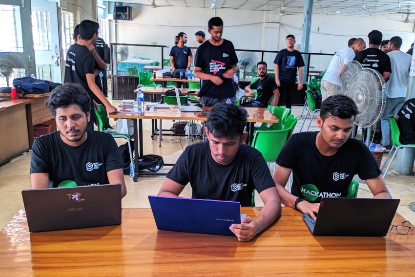 বুয়েট সিএসই ফেস্ট হ্যাকাথনে দ্বিতীয় বরেন্দ্র বিশ্ববিদ্যালয়