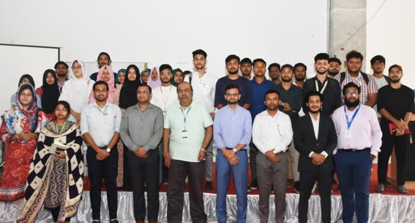 বরেন্দ্র বিশ্ববিদ্যালয়ে কৃত্রিম বুদ্ধিমত্তা (AI) বিষয়ক সেমিনার অনুষ্ঠিত 