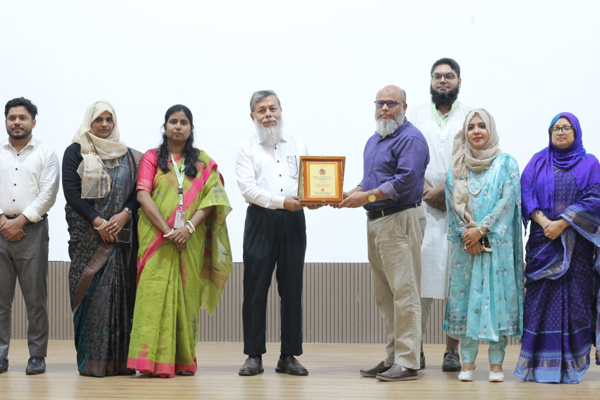 বরেন্দ্র বিশ্ববিদ্যালয় ফার্মেসী বিভাগ কর্তৃক আয়োজিত হয় "Drug like Molecules from Natural Origins: Bringing Traditional Medicine with Modern Drug Delivery." শীর্ষক একটি সেমিনার।