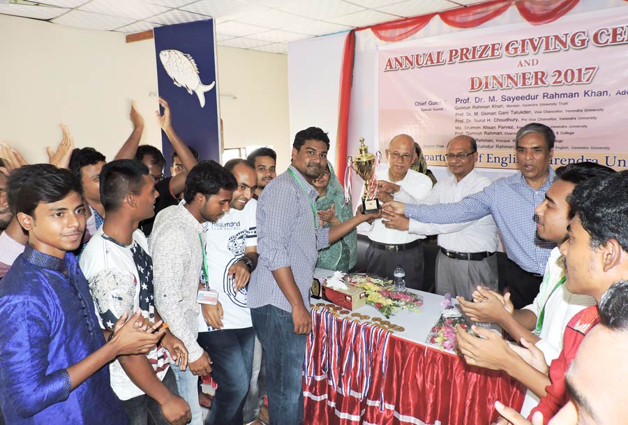 বরেন্দ্র বিশ্ববিদ্যালয় ইংরেজী বিভাগের বার্ষিক পুরষ্কার বিতরণী অনুষ্ঠান আয়োজন