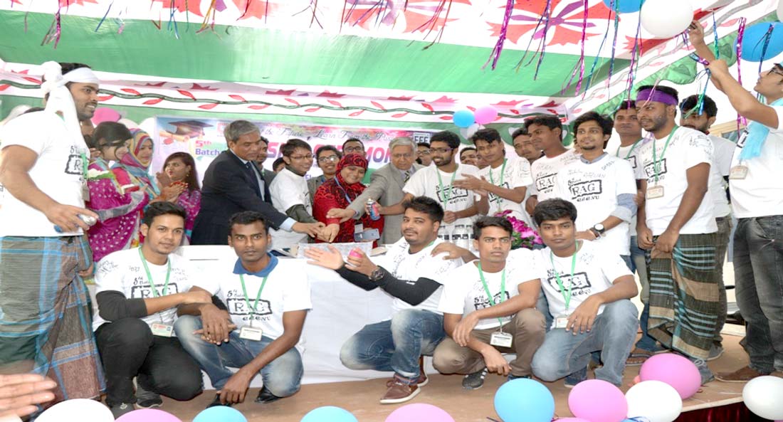 বরেন্দ্র বিশ্ববিদ্যালয়ের তড়িৎ ও ইলেকট্রনিক কৌশল বিভাগের ৫ম ব্যাচের শিক্ষার্থীদের সমাপনী অনুষ্ঠান