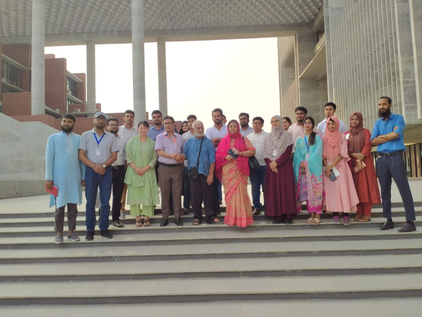 Visit of the Tanapara Swallows and a Japanese Research Scholar Maduka at the Department of Political Science, Varendra University