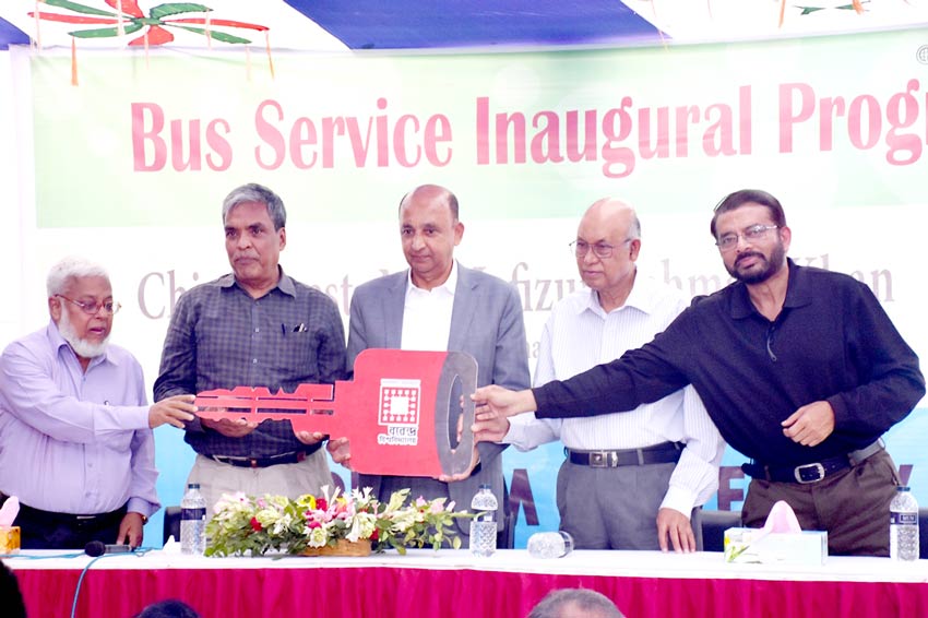 বরেন্দ্র বিশ্ববিদ্যালয়ে ছাত্র-ছাত্রীদের নিজস্ব পরিবহন সুবিধার উদ্বোধন