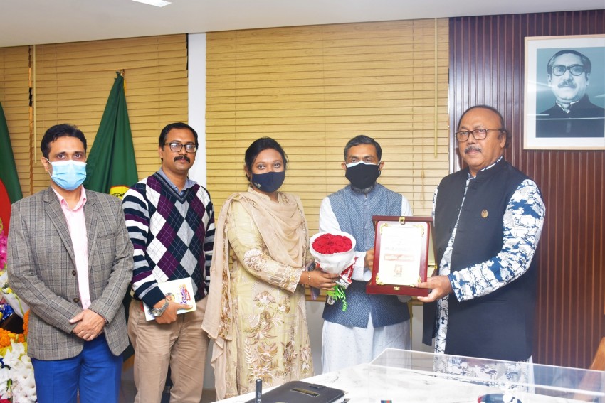 রাসিক মেয়র এএইচএম খায়রুজ্জামান লিটন-কে বরেন্দ্র বিশ্ববিদ্যালয়ের অভিনন্দন