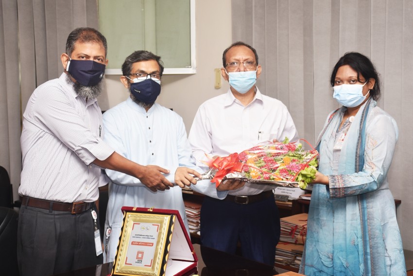 রাবির নবনিযুক্ত উপাচার্যের সাথে বরেন্দ্র বিশ্ববিদ্যালয়ের ভারপ্রাপ্ত উপাচার্যের সৌজন্য সাক্ষাৎ