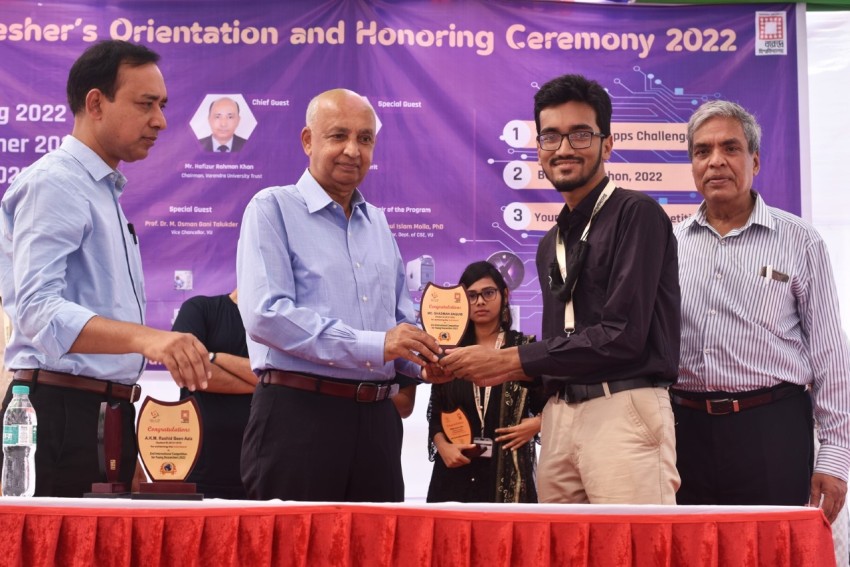 বরেন্দ্র বিশ্ববিদ্যালয়ে নবীন বরণ ও কৃতি শিক্ষার্থী সংবর্ধনা অনুষ্ঠিত