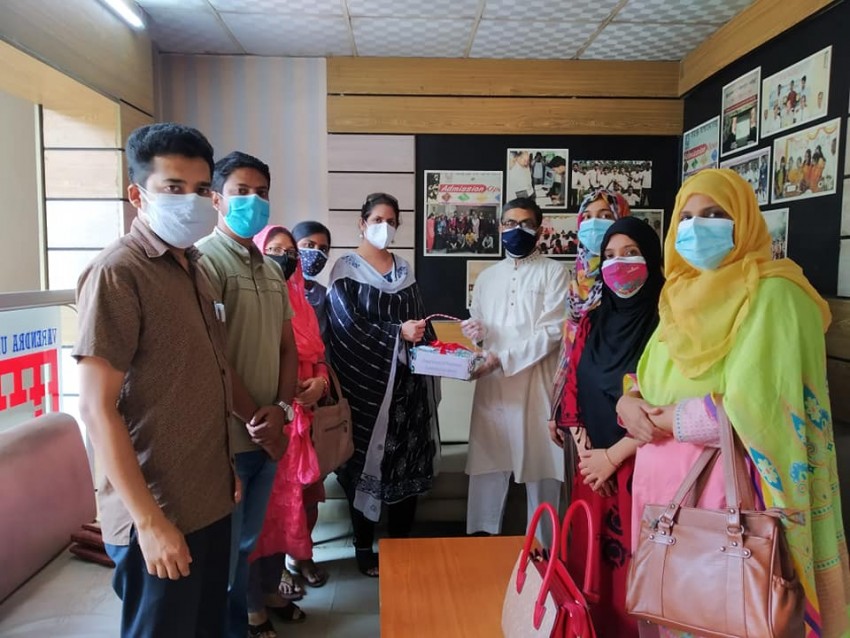 বরেন্দ্র বিশ্ববিদ্যালয়ের উপ -উপাচার্য প্রফেসর ড. আশিক মোসাদ্দিক এর সাথে ফার্মেসী বিভাগের শুভেচ্ছা বিনিময়
